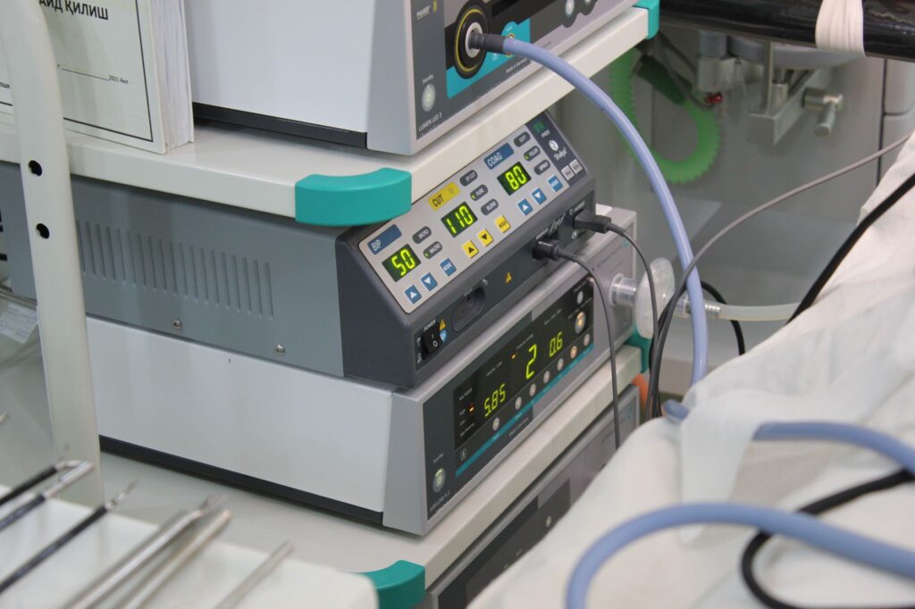 Equipamento médico com displays digitais para medição