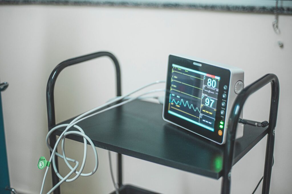 Monitor de equipamento médico com traçados